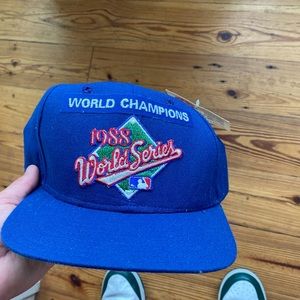 Vintage 1988 unmarked World Series Snapback